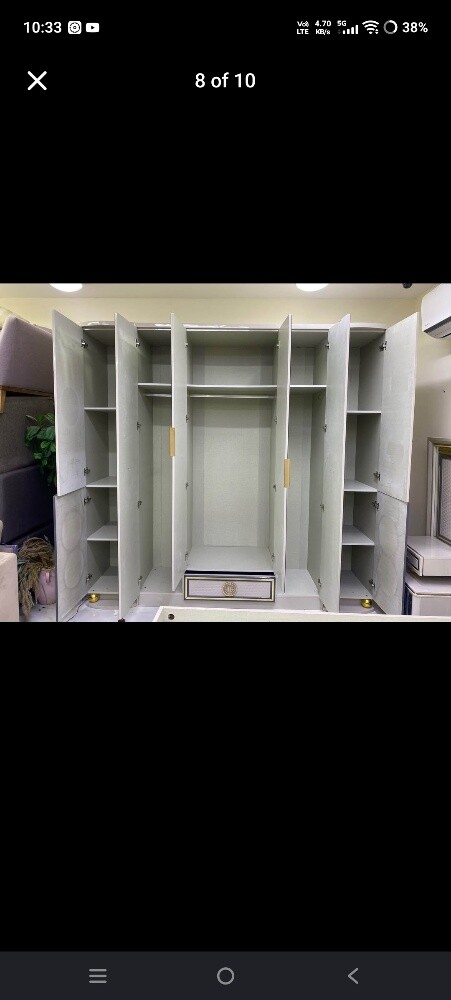 Bedroom seat available - 3