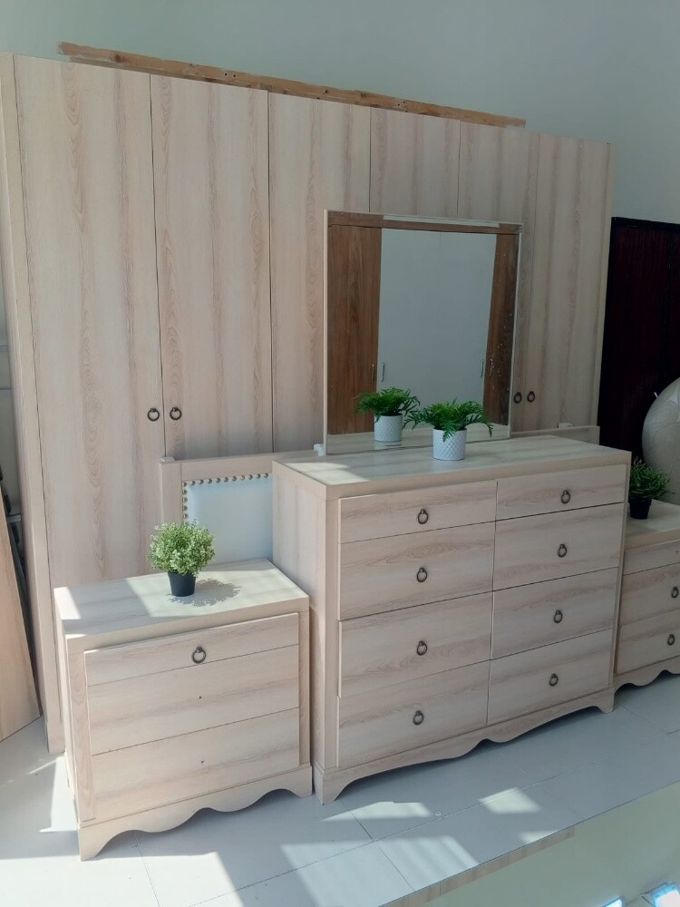 Bedroom seat available - 9