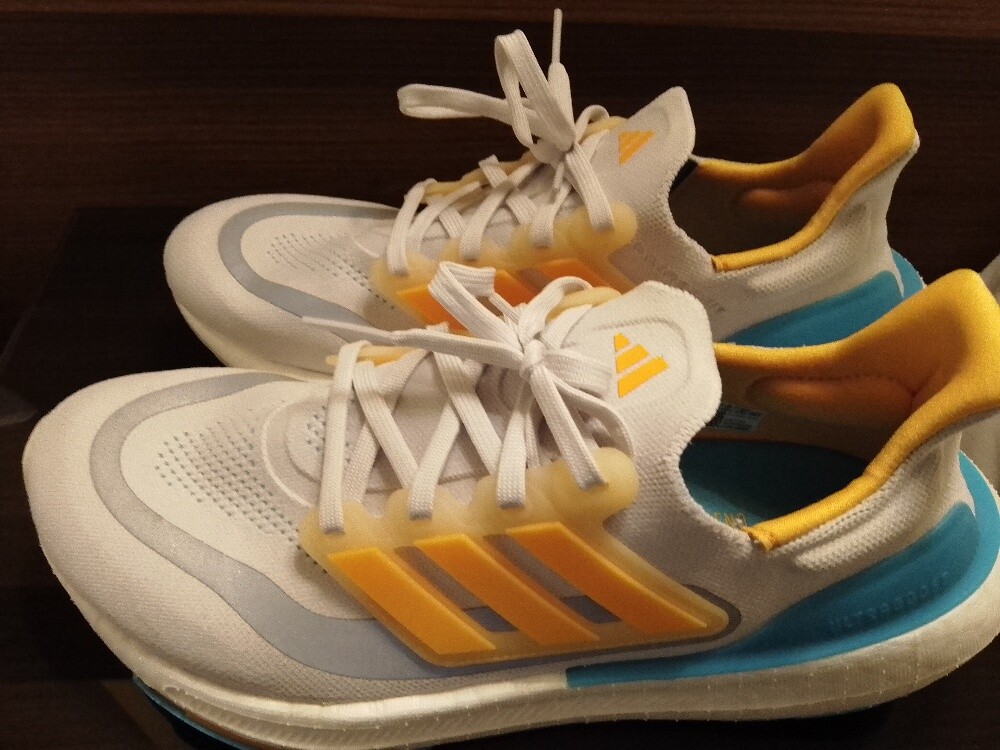 Adidas Ultraboost Light Size 42 - 4