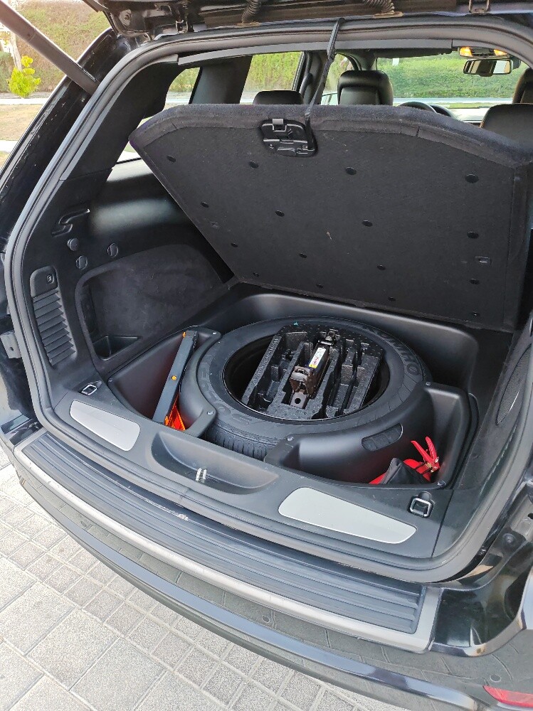Jeep 75th Anniversary Edition 61km - 8