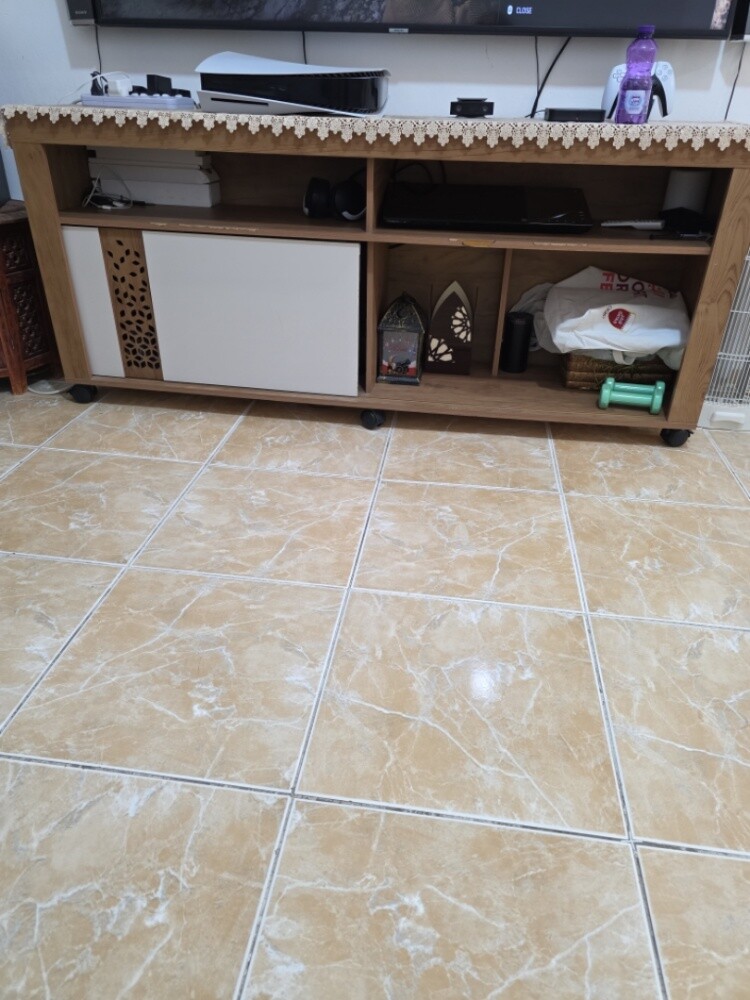 طاولة تلفزيون - 2