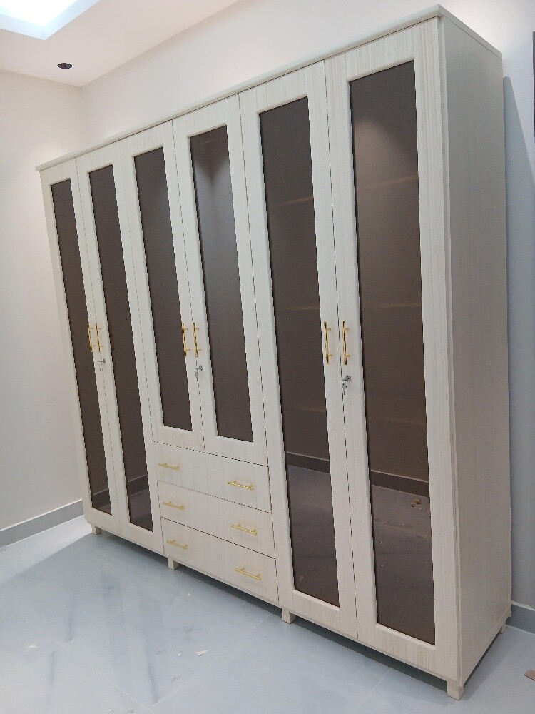 6 door cabinet available have - 18