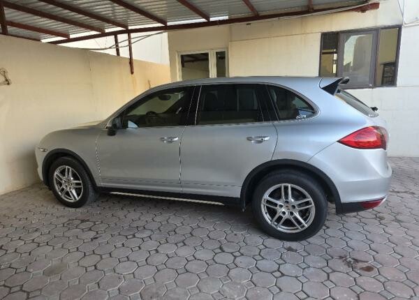 Porsche Cayenne - 10