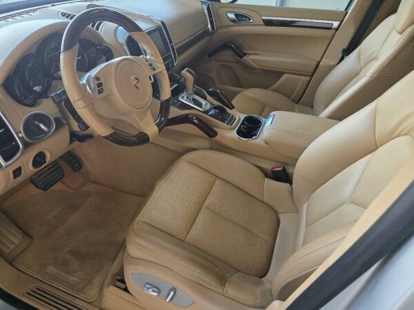 Porsche Cayenne - 12