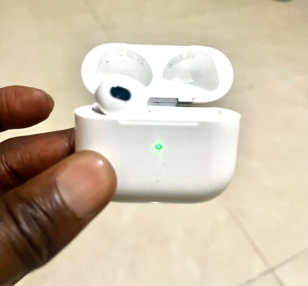 AirPod 3 - 1