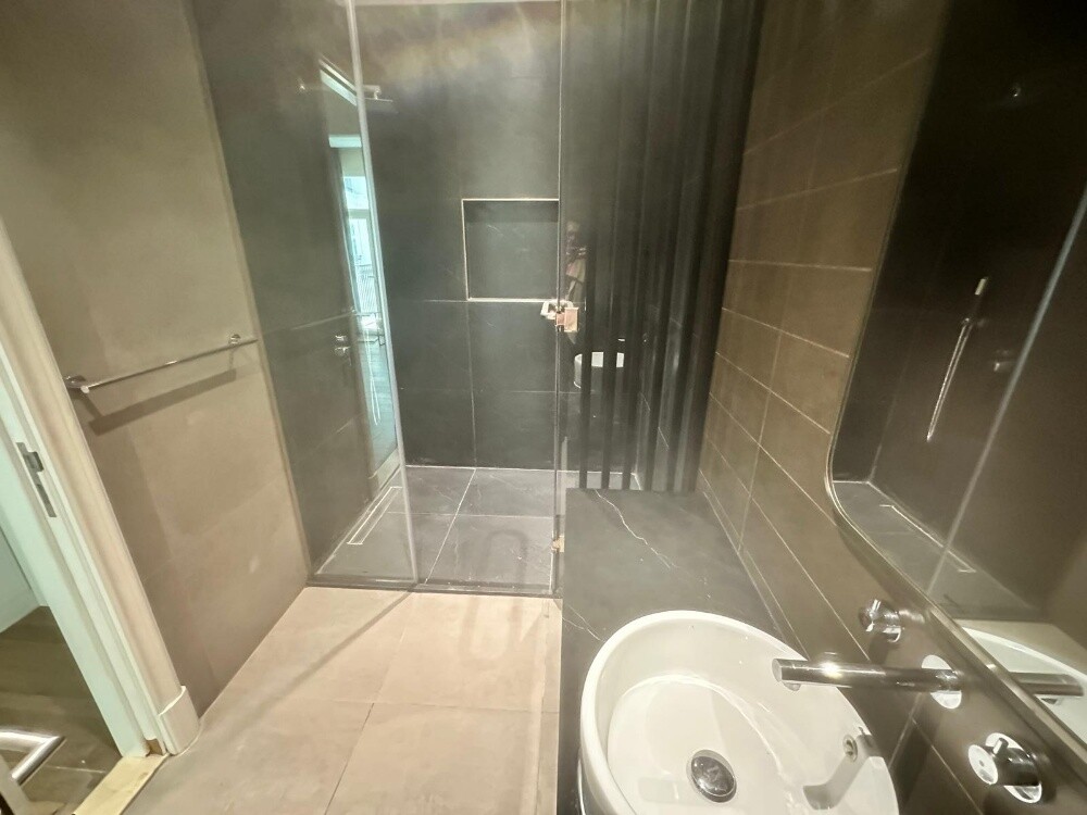 Modern 2BR in Floresta - 12
