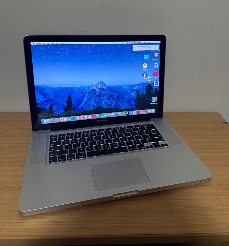 MacBook Pro 15 inch big screen size - 4