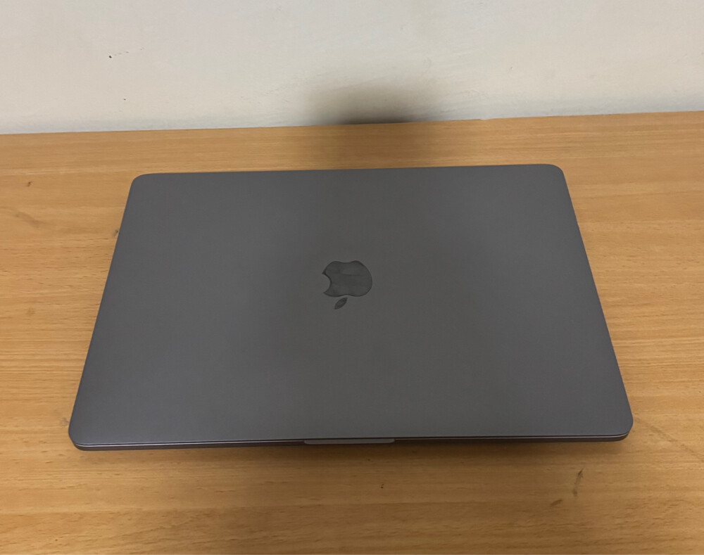 MacBook Pro 2020 ,Touch Bar, Retina - 4