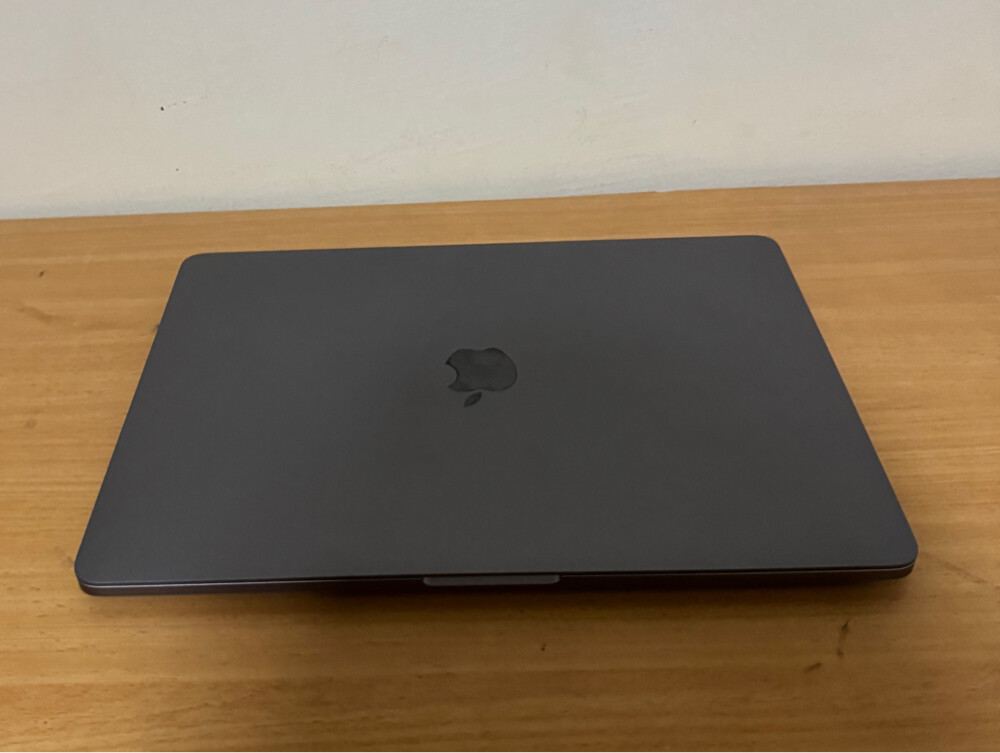 MacBook Pro 2020 ,Touch Bar, Retina - 3