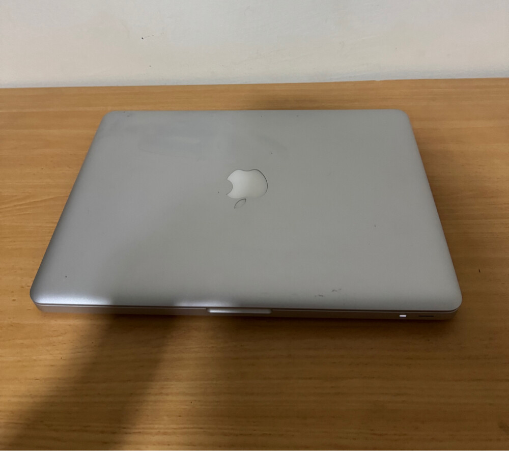 MacBook Pro core i5 , original - 3