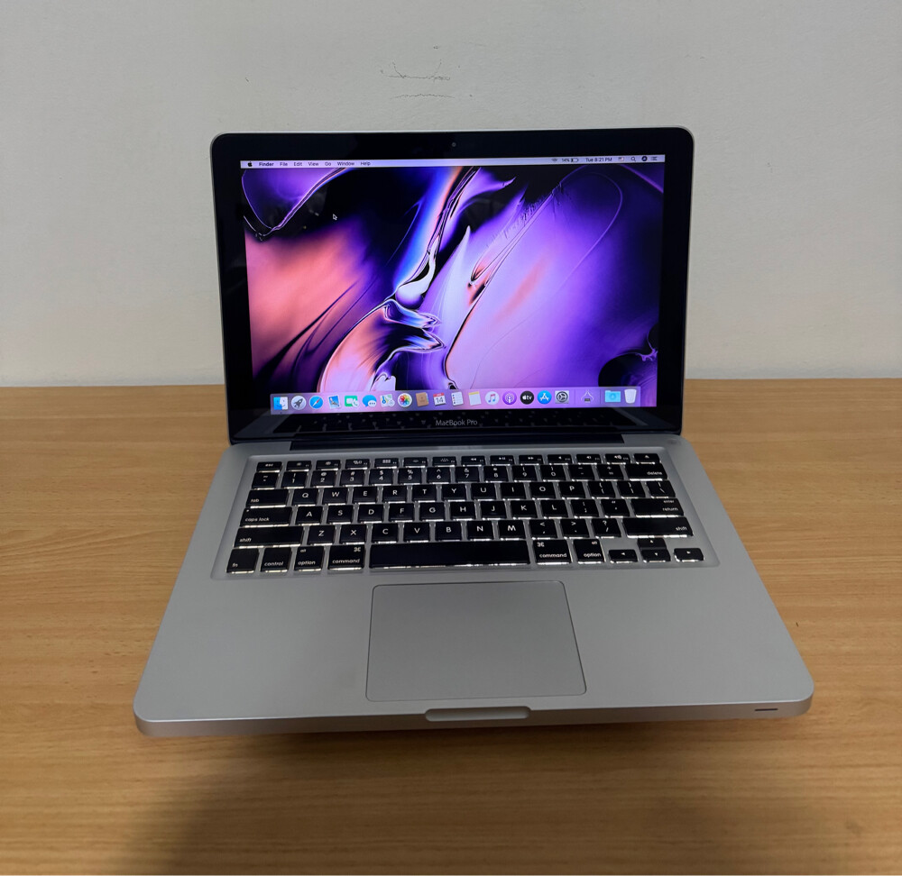 MacBook Pro core i5 , original - 1