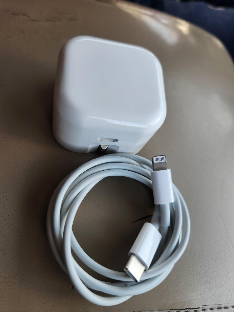 Apple 20w charger original - 1