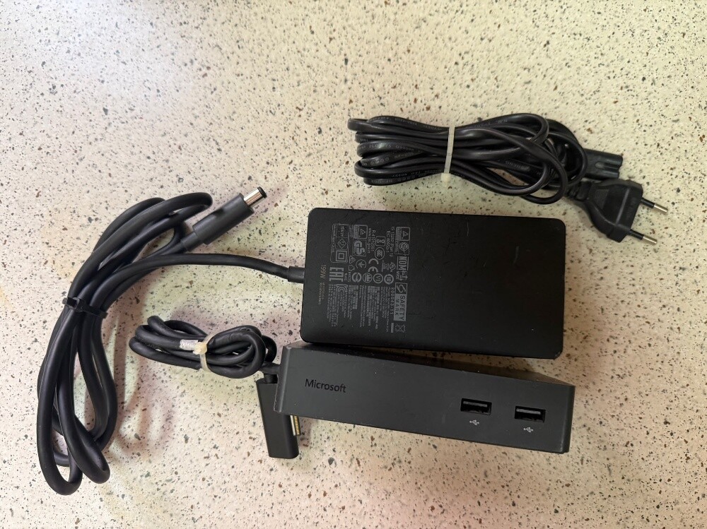 surface dock station - 1