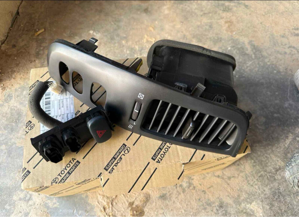 Toyota Land Cruiser parts original  - 1
