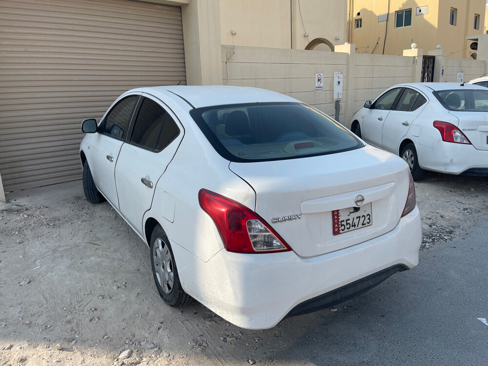 Nissan sunny - 5