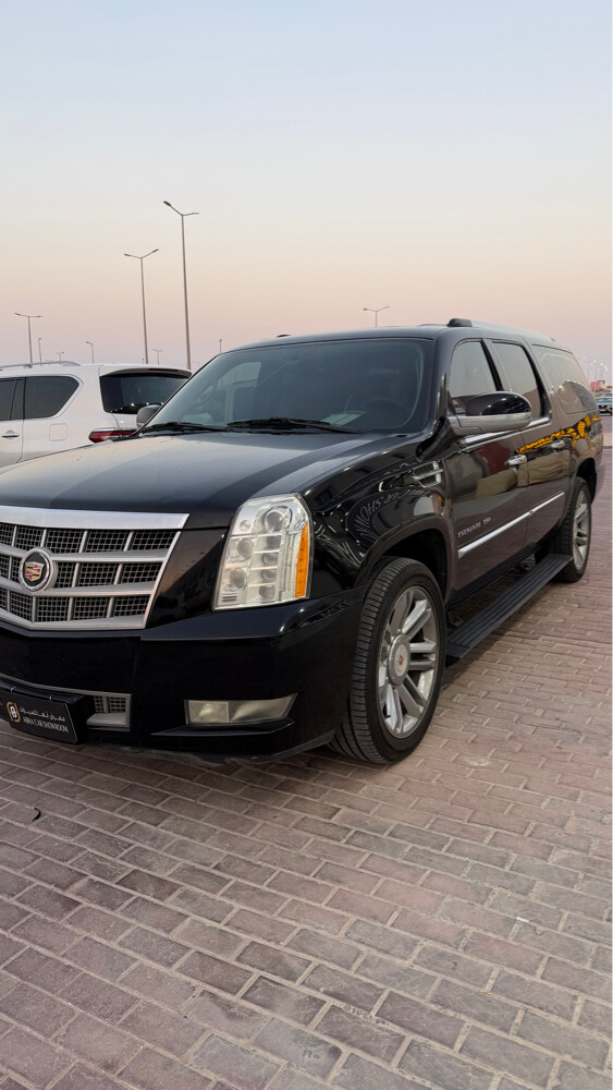 Cadillac Escalade - 2