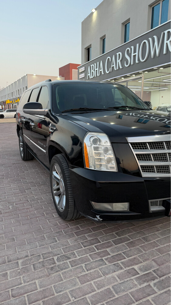 Cadillac Escalade - 1