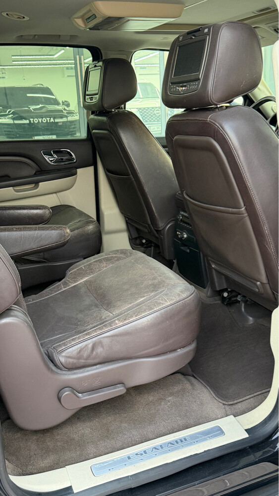 Cadillac Escalade - 7