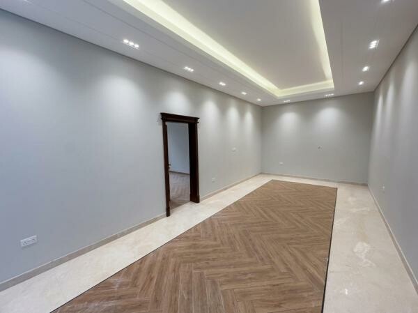 Brand-New Villa in Al Thumama - 12