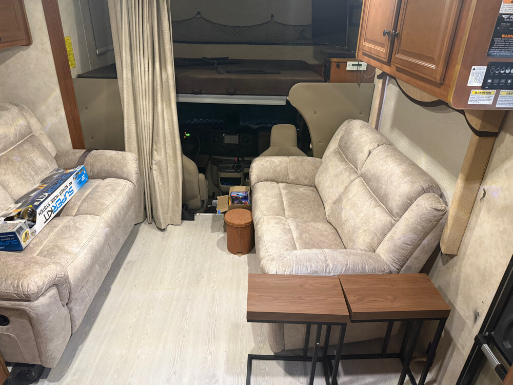 motor home carvan - 2