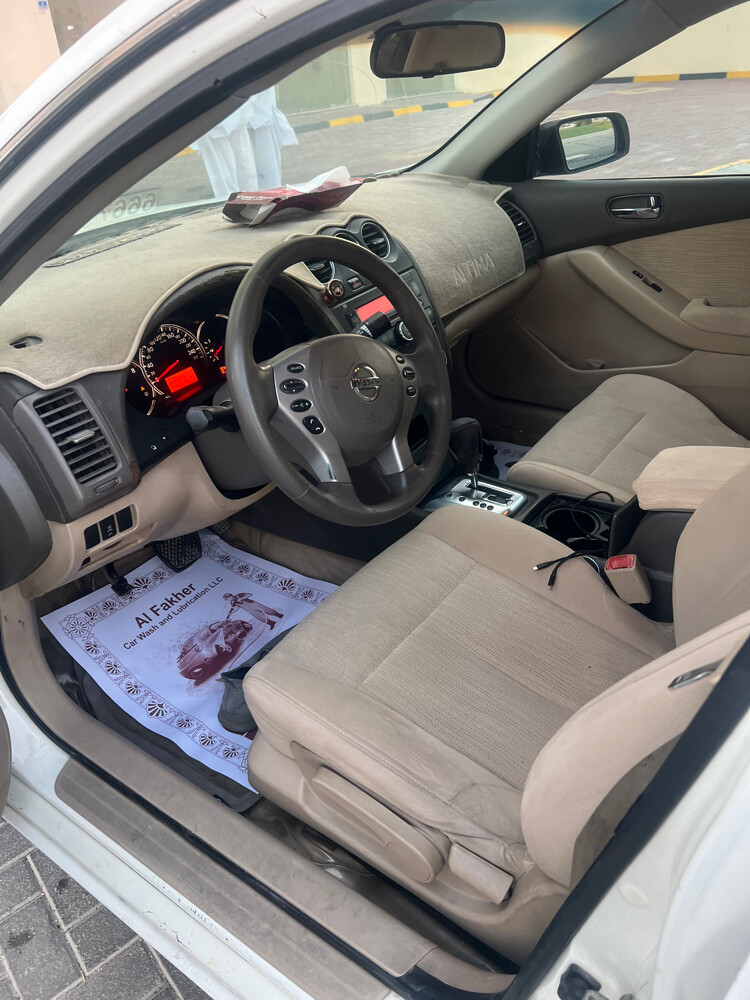 Nissan Altima  - 6