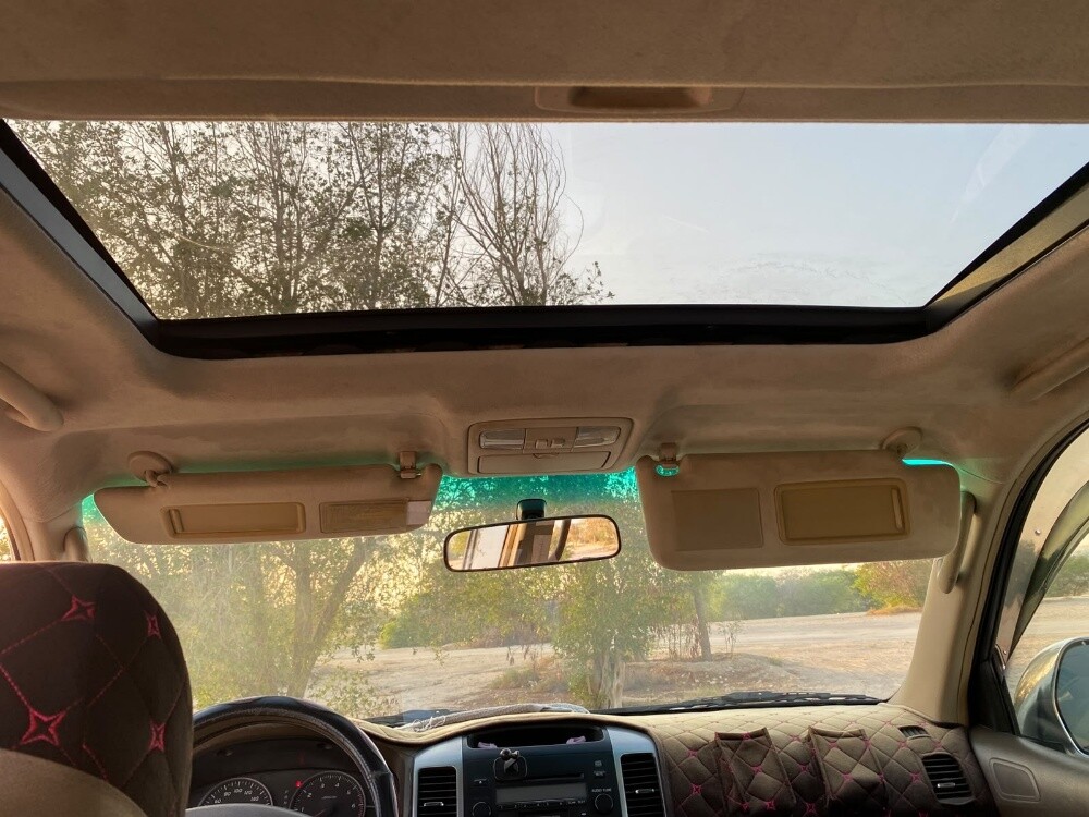 pradoo 2003 model with sunroof - 3
