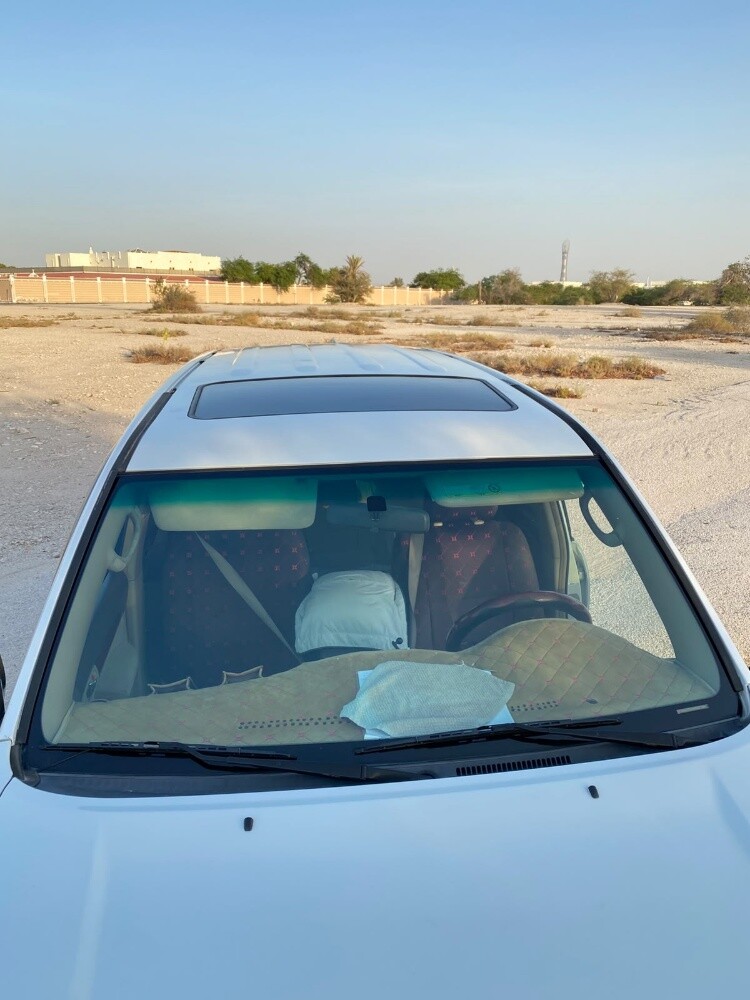 pradoo 2003 model with sunroof - 7