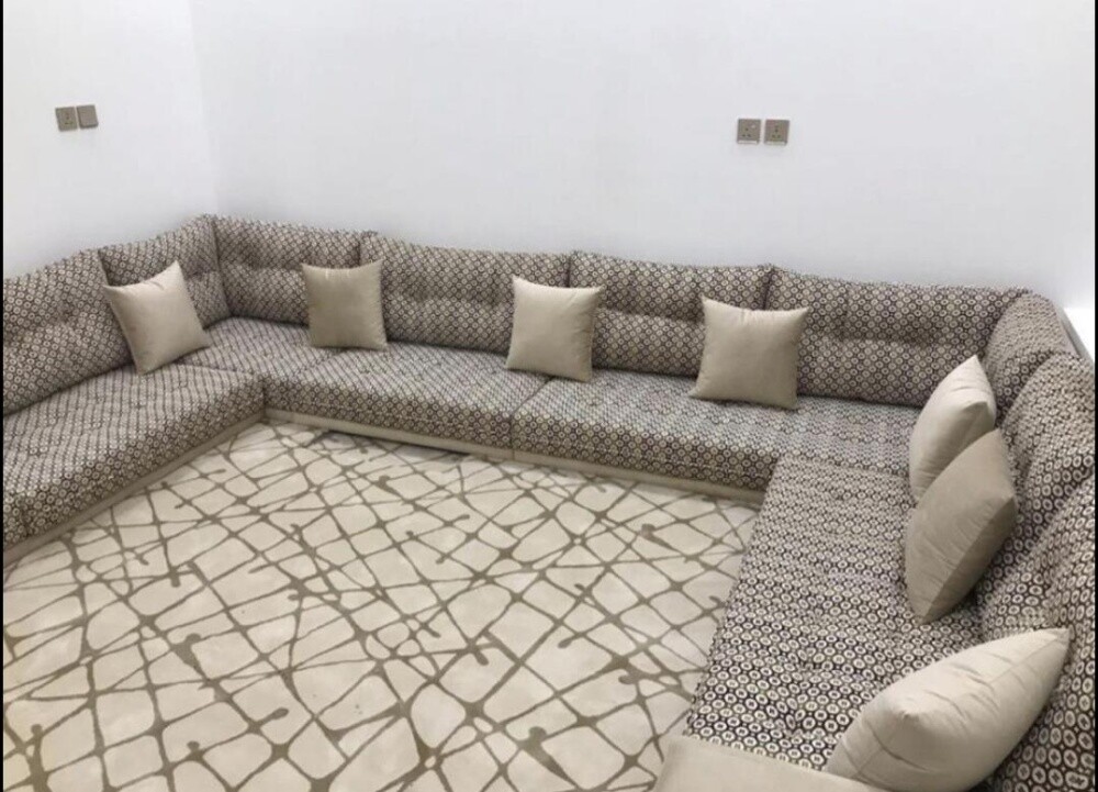 ستائر، سجاد، وأعمال الكنب متوفرة. - 8