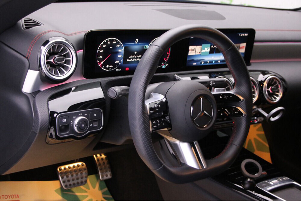 mercedes-benz cla 200 black  - 3