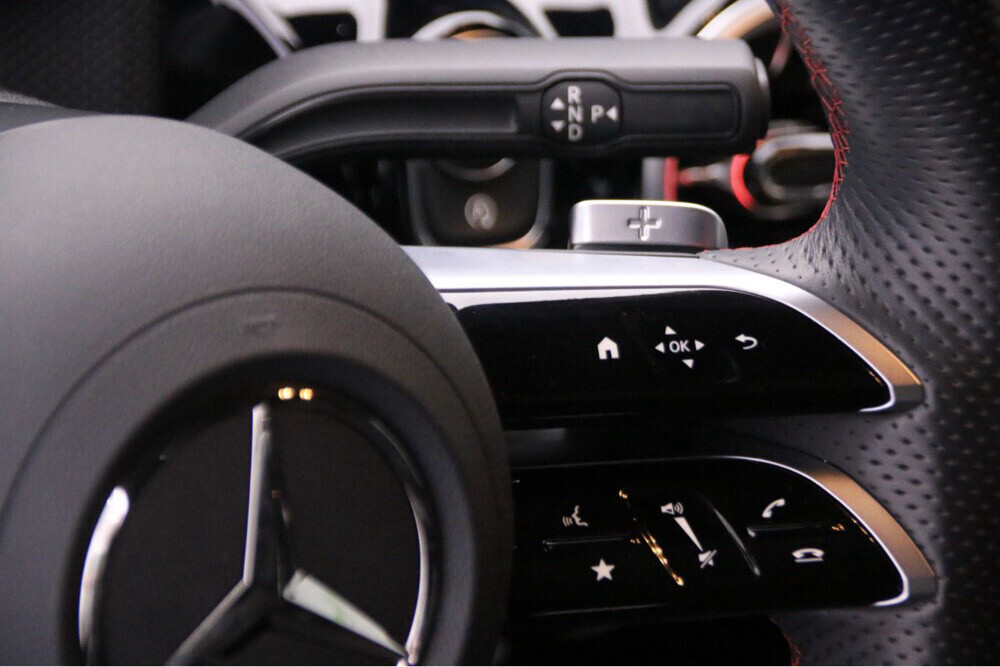 mercedes-benz cla 200 black  - 6
