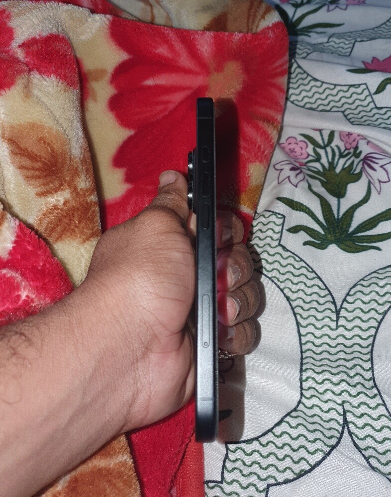 iphone 16 256GB 100% battery health - 5
