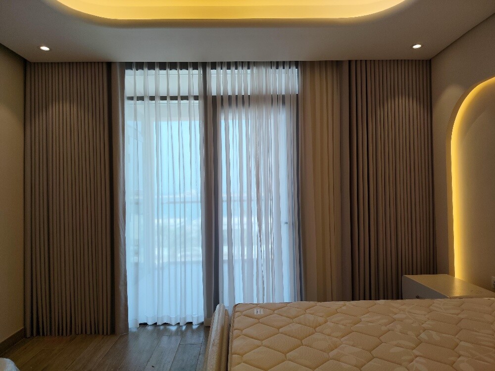blackout curtains and blinds - 18