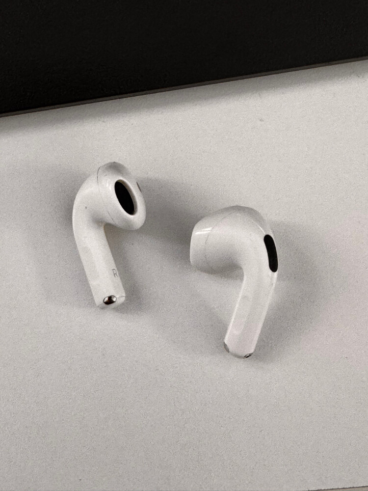 original AirPods with box - 3