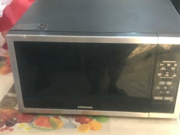 Samsung Microwave - 1