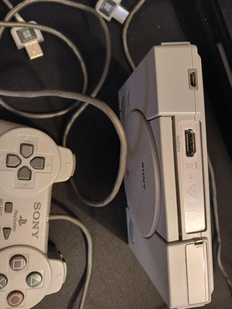PlayStation 1 Limited edition - 3