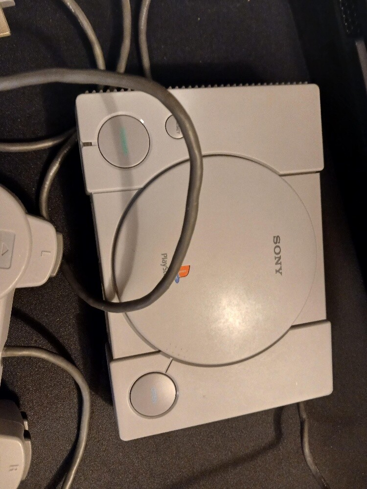 PlayStation 1 Limited edition - 2