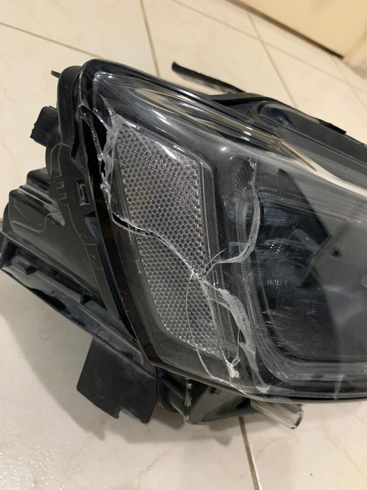 2015 Jeep SRT Right Headlight  - 5