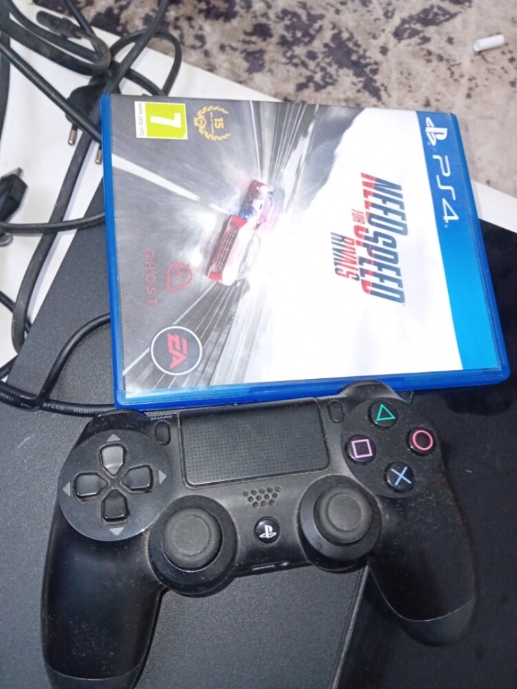PS4 for sale with CD - 7
