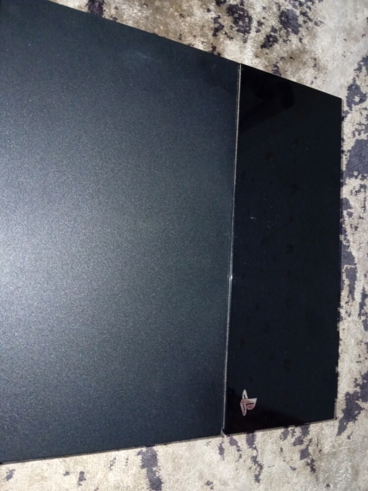 PS4 for sale with CD - 1