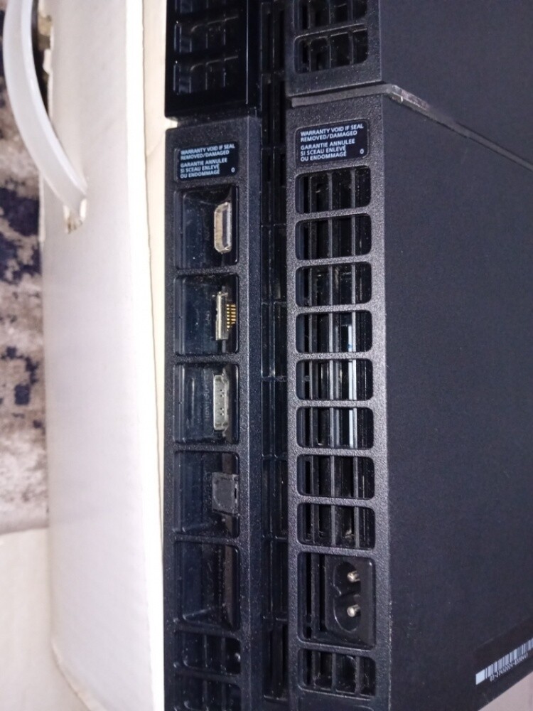PS4 for sale with CD - 4
