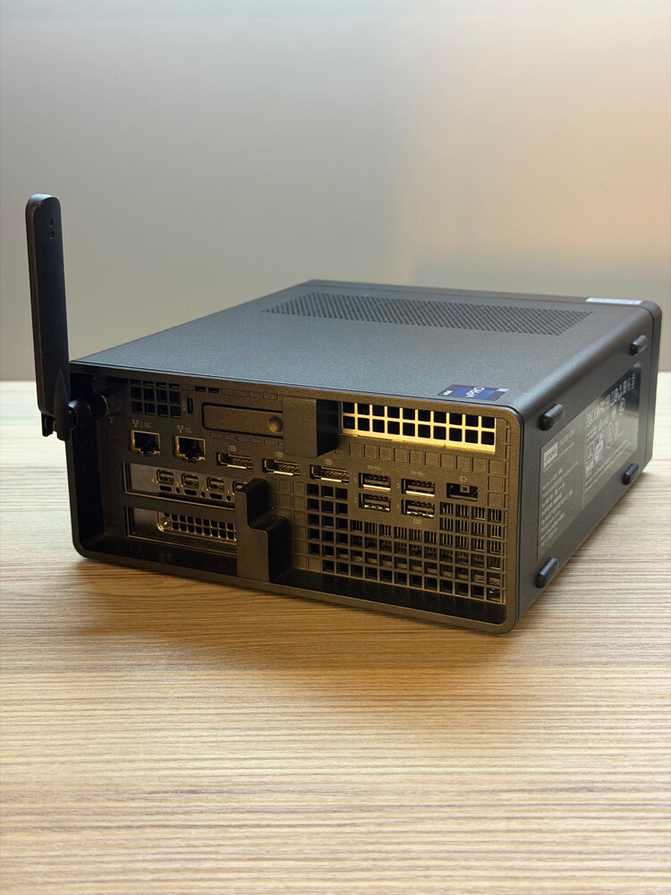 Lenovo Thinkstation P3 Ultra - 6