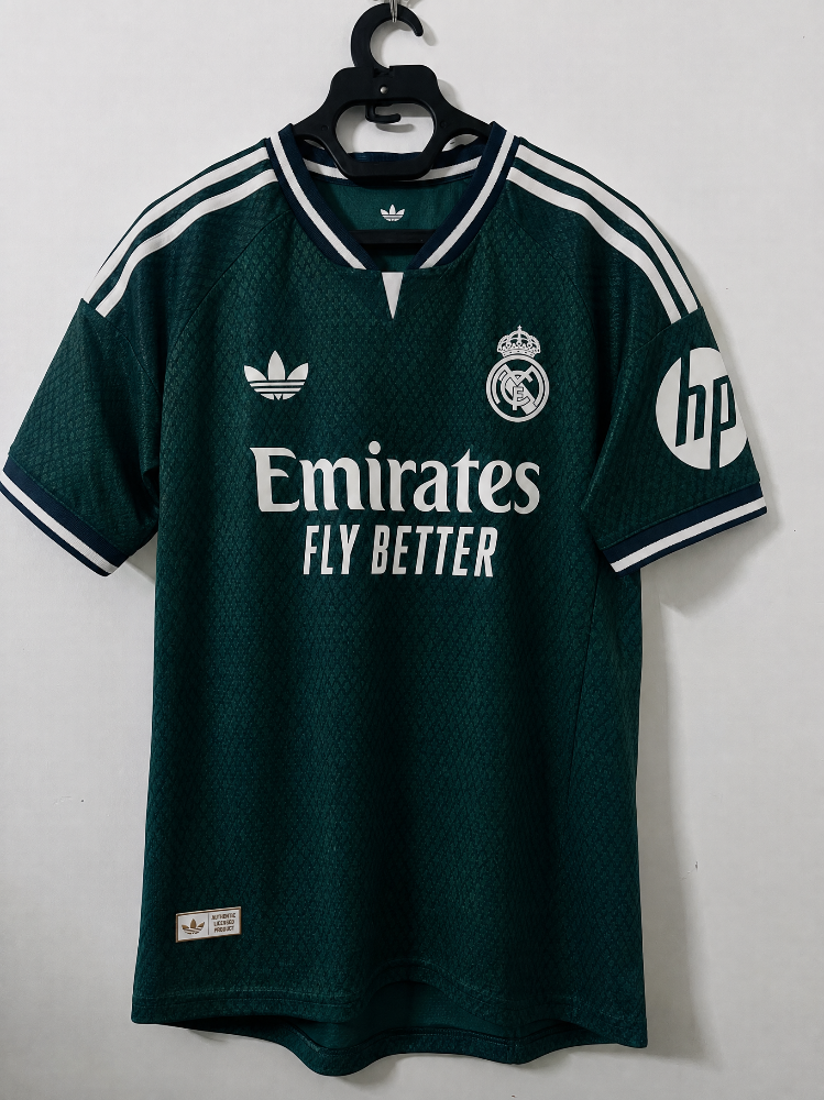 Madrid and Barcelona's new away kit - 1