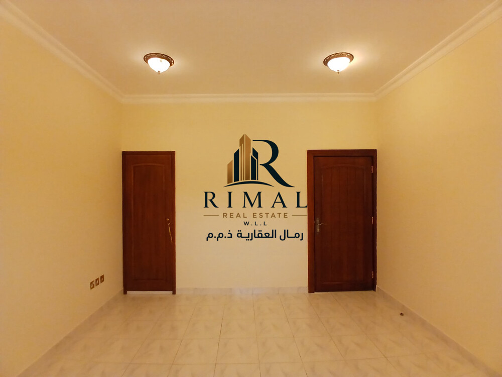villa for rent in the Al Dafna - 4