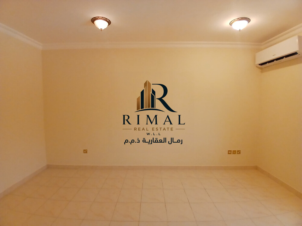 villa for rent in the Al Dafna - 2
