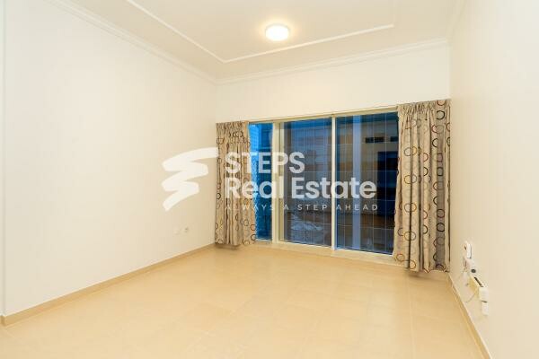 Flat in Central West Bay - 14