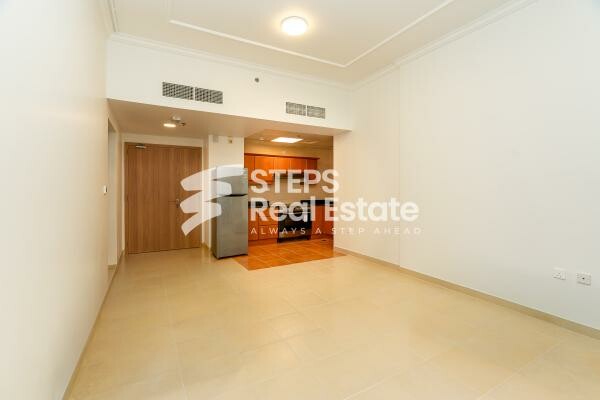 Flat in Central West Bay - 9