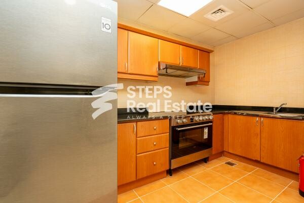 Flat in Central West Bay - 10