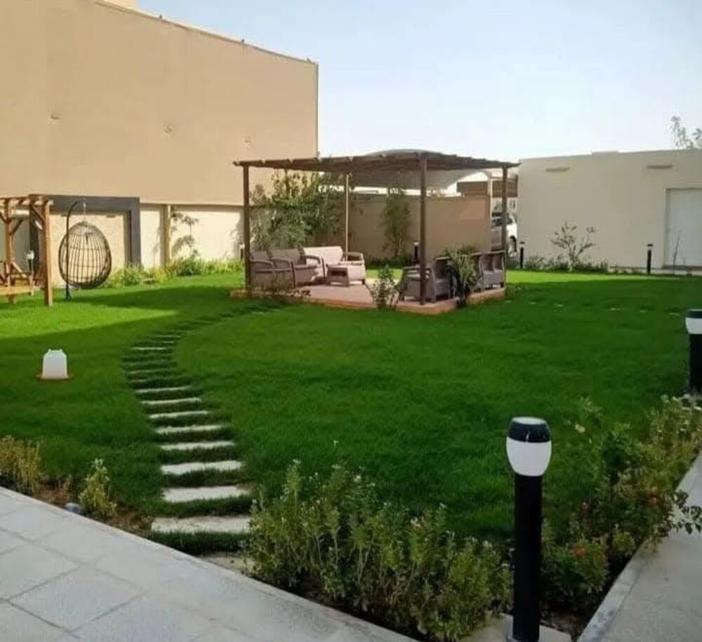 Balooshi Gardener - 16