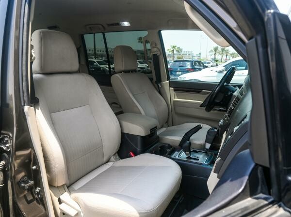 Mitsubishi Pajero GLS 2020 - 6