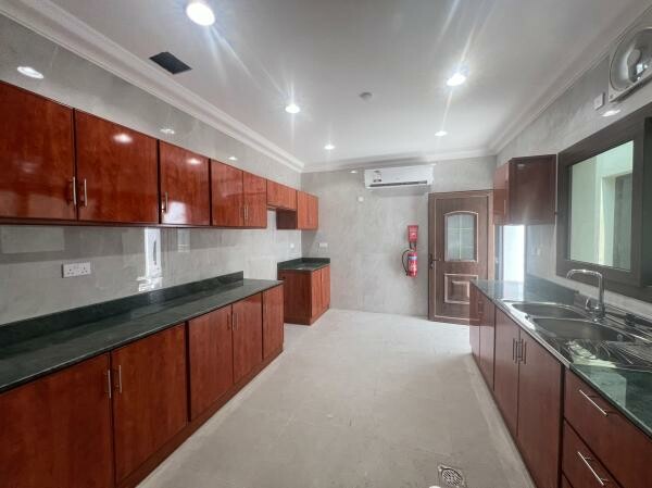 عالأسكان فقط! فيلا جديدة -أم قرن - 7
